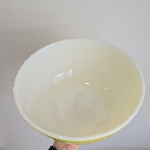 Vintage PYREX Yellow Mixing Bowl #404 - Picture 5 of 6